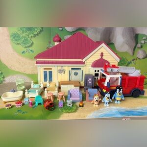 Bluey Action Figure Characters, Family House & Fire Truck